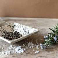 Keramik Dip Schale Für Tapas, Knabbereien, Oliven. Kleine Handgemachte, 0Yster Textured Stoneware Keramik Dip Schale Für Tapas, Knabbereien, Oliven. Kleine Handgemachte, 0Yster Textured Stoneware von LolaSwainDesigns