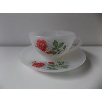 Arcopal 6 Kaffeetassen Tassen Rote Rose Kollektion Mit Untertasse - Frankreich Vintage 70Er Jahre Arcopal 6 Kaffeetassen Tassen Rote Rose Kollektion Mit Untertasse - Frankreich Vintage 70Er Jahre von LolaVintageDesign