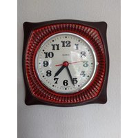 Kienzle Vintage Keramik-Wanduhr Aus Den 1960Er Jahren - Elegantes Retro-Design von LolaVintageDesign