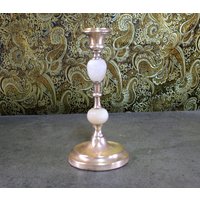 Antiker Messingkronleuchter, Vintage Metallkerzenständer, Metallkerzenhalter Mit Alabaster, Kerzenhalter, Kronleuchter von LolaVintageSpain