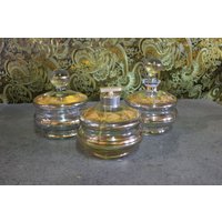 Vintage Schminktisch, Kristall Dressing Set, Boot Parfümeur, Goldene Dekoration Boote. Toiletten-Set 50Er von LolaVintageSpain