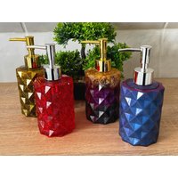 Seifenspender - Bunte Farben, Elegante Badezimmerdekoration, Handgemacht, Stilvolles Design & Funktionalität Seifenspender - Bunte Farben, Elegante Badezimmerdekoration, Handgemacht, Stilvolles Design & Funktionalität von LollipoopDesign