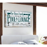 Personalisiertes Schild, Pool & Lounge, Geschenk Für Gäste, Mama, Gartenparty, Pool, Outdoor-Dekoration, Pool-Dekor, Bauernhaus-Dekoration von LoneStarWallArtCo