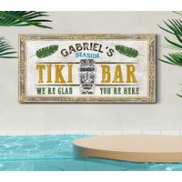 Personalisiertes Tiki-Bar-Schild, Seaside Tiki Bar-Schild, Hinterhof-Terrassen-Schild, Outdoor Home Tiki-Bar-Dekor, Bauernhaus-Wandkunst, Große von LoneStarWallArtCo