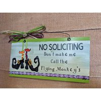 No Solicuring Handbemaltes Holzschild Flying Monkeys von Lookforthesign