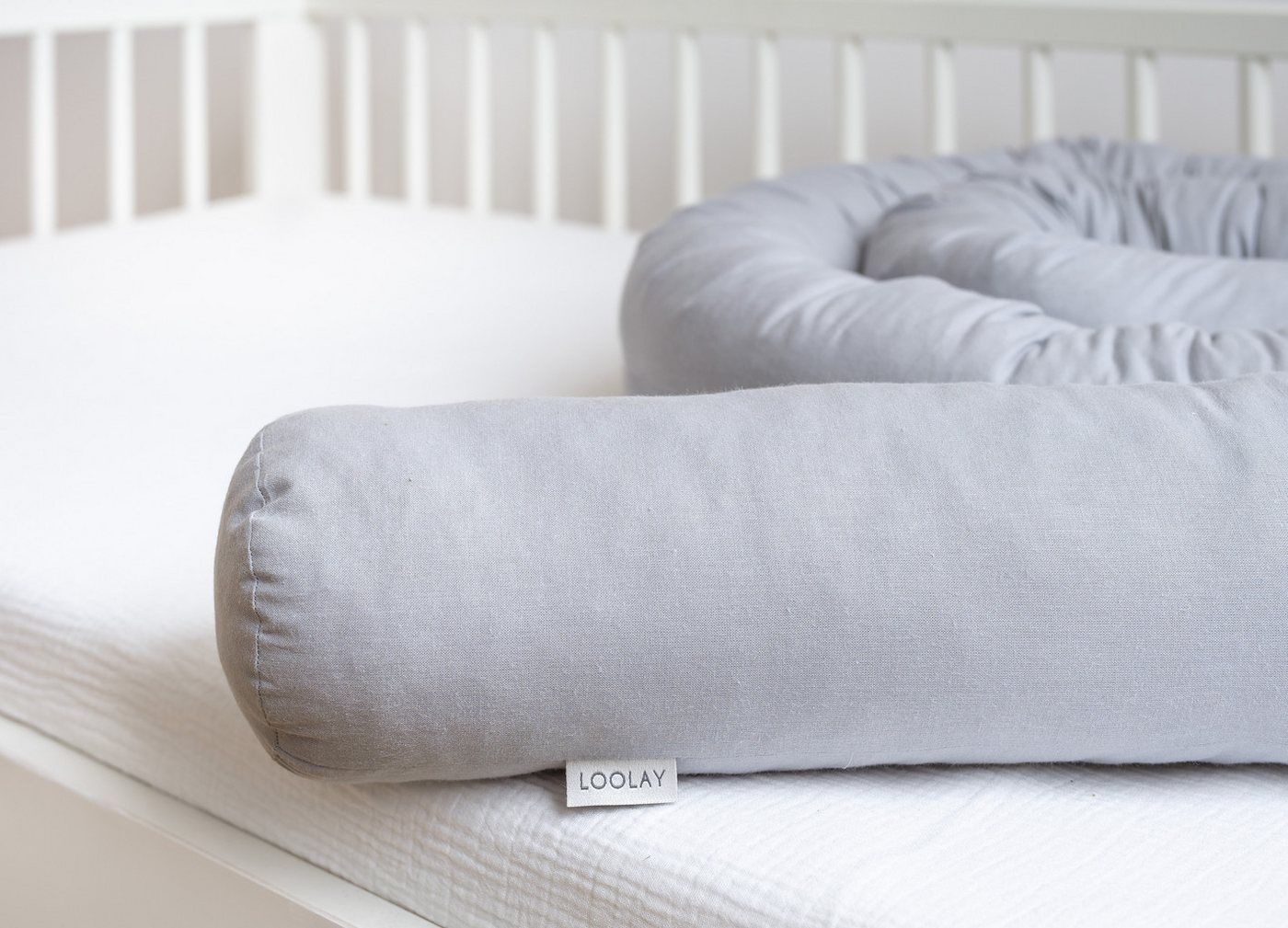 Loolay Nestchenschlange 100% GRAU Baumwolle Multifunktion PREMIUM Bettschlange Stoffschlange, (Bettumrandung Krabbeldecke Babybett Umrandung Schlange Bett Kopfschutz, Zierkissen Bettrolle Dekokissen Zugluftstopper - Super GESCHENK), LOOLAY® - 100% Europäische Stoffe und Kleinserien-Nähen! von Loolay