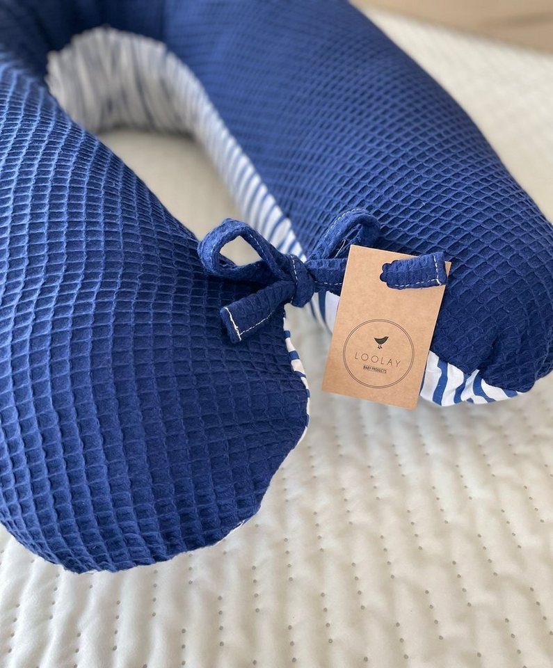 Loolay Stillkissen Attmungsaktive WAFFELPIQUE + GLATT Baumwolle XXL Stillkissen 170 cm, 1A Qualitat Europäische Stoffe unf Kleinserien-Nähen, LOOLAY® Stillkissen + Bezug, WEICH Schwangerschaftskissen Seitenschläferkissen Dunkelblau, Weiß von Loolay