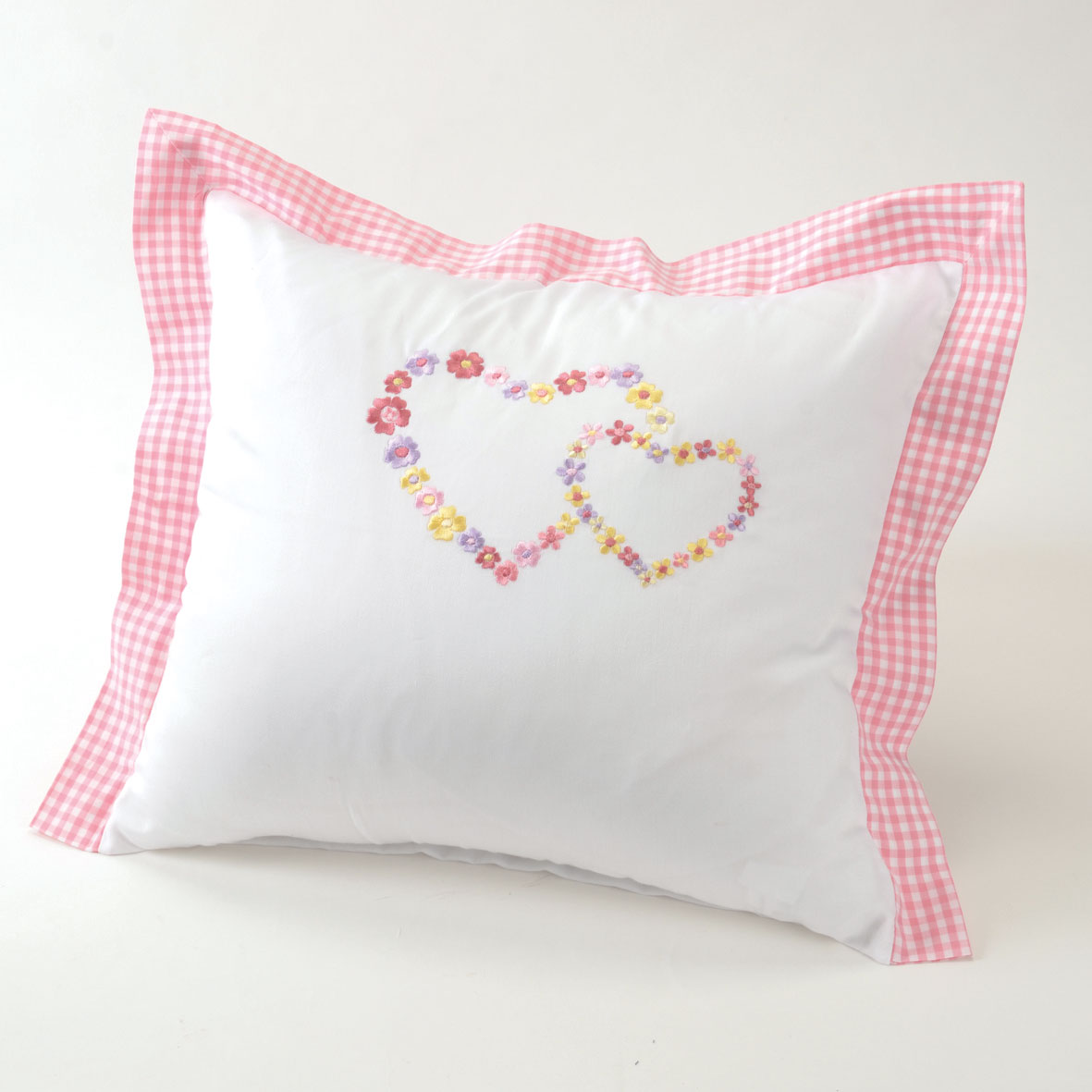 Lorena Mako-Satin Zierkissen mit Stehsaum Lilly Herzen weiß 40x40 Lorena Mako-Satin Zierkissen mit Stehsaum Lilly Herzen weiß 40x40 von Lorenchen