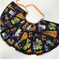 Hund 8, 5-18 "Hals-Halloween-Umhang Plissee & Spitzenbesatz Baumwoll-Hundeumhang Mit Verstellbaren Krawatten, Eckzähne Im Kostüm, Wendbar Für Hund 8, 5-18 "Hals-Halloween-Umhang Plissee & Spitzenbesatz Baumwoll-Hundeumhang Mit Verstellbaren Krawatten, Eckzähne Im Kostüm, Wendbar Für von LorraineAliceDesigns