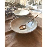 Perlweiß & Matte Beige Pasta Schalen Set | Perlmutt-Irisierende Glasur, Mattbeiger Rand Handgefertigte Keramik Kleinserien Perlweiß & Matte Beige Pasta Schalen Set | Perlmutt-Irisierende Glasur, Mattbeiger Rand Handgefertigte Keramik Kleinserien von LosArtisans