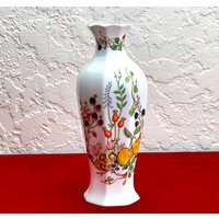 Aynsley Vintage Vase Made in England von LostInTimeLT