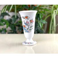 Vase Für Blumen, Wedgwood Knochen Porzellan Vintage Aus England, Blumen Und Vögel Dekor von LostInTimeLT