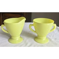 Hazel Atlas Glas Ovide Chartreuse Milchkännchen Und Zucker Set 1950Er Jahre Mid Century von LouChristieAntiques