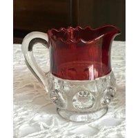 Vintage Red Ruby Flashed Kings Crown Individuelle Milchkännchen von LouChristieAntiques