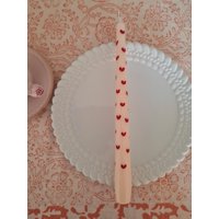 Bemalte Valentinstagskerze. Herzchen Kerze. Kerze Zum Valentinstag. Valentinstag Taper Herzen Bemalte Bemalte Valentinstagskerze. Herzchen Kerze. Kerze Zum Valentinstag. Valentinstag Taper Herzen Bemalte von LouandCoCandles
