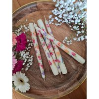 Floral Bemalte Kerze. Gemalte Taper Hochzeitskerze. Bemalte Kerzen. Handbemalte Muttertagsgeschenk Floral Bemalte Kerze. Gemalte Taper Hochzeitskerze. Bemalte Kerzen. Handbemalte Muttertagsgeschenk von LouandCoCandles