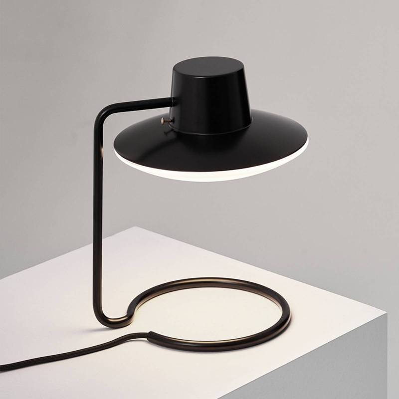 Louis Poulsen AJ Oxford Schirm schwarz/opal 28 cm Louis Poulsen AJ Oxford Schirm schwarz/opal 28 cm von Louis Poulsen