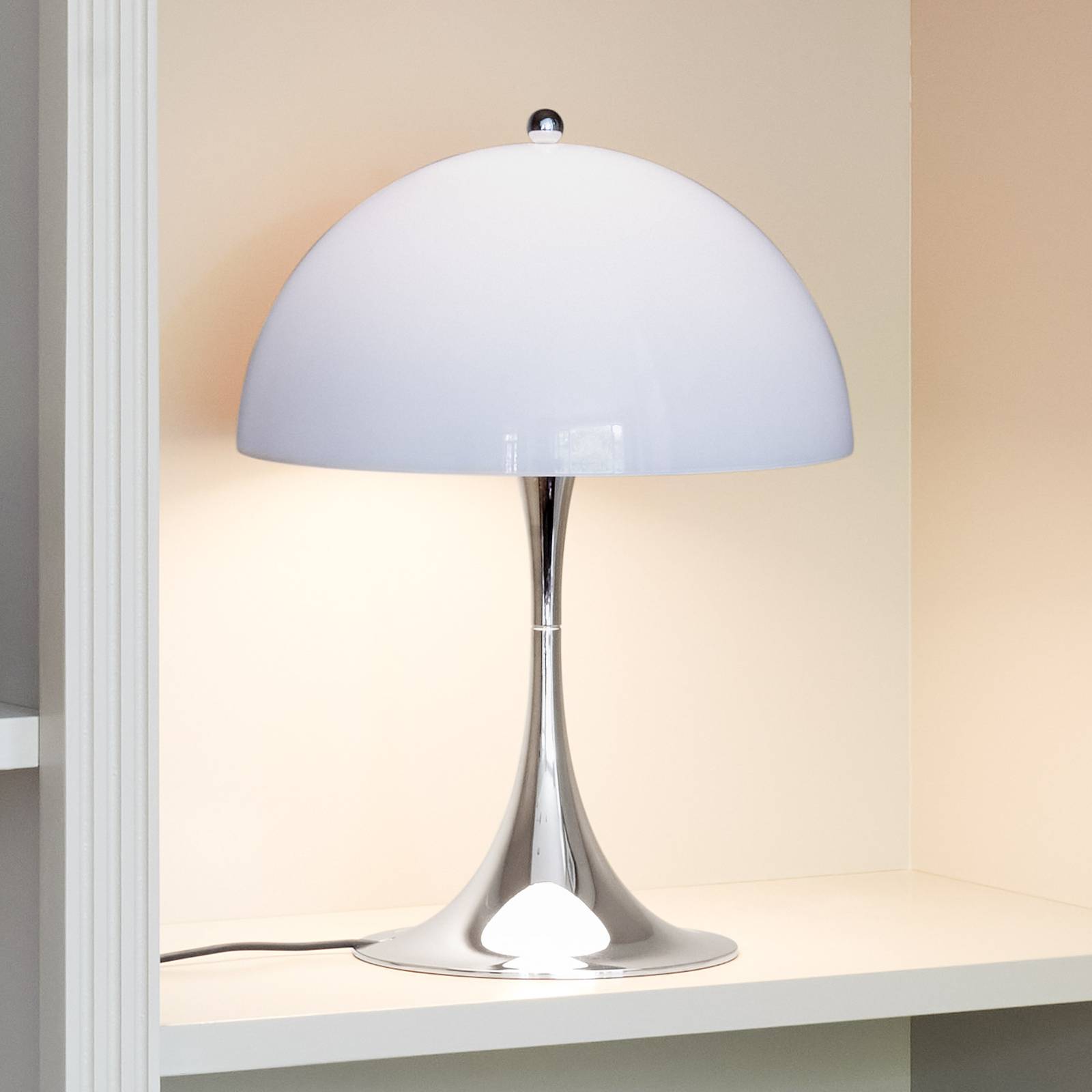 Louis Poulsen Panthella Mini LED-Tischleuchte opal von Louis Poulsen