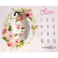 Floral Rosa Dahlie Und Rosenkranz Personalisierte Monatliche Meilenstein Baby Mädchen Decke von LovableGiftCo