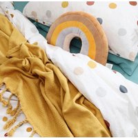 Mustard Rainbow Kissen - Weich + Plüsch Boho Erdtöne Perfekt Für Jedes Kinderzimmer Und Auf Reisen von LoveIndiLou
