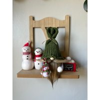 Schneemann Wichtel, Weihnachtszwerg, Winterzwerg, Landhauszwerg, Rustikales Tablett Dekor, Winterdekor, Schneemanndekor, Strickzwerg von LoveLifeGifts