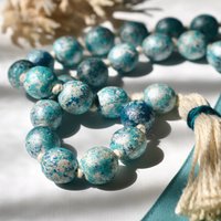 Türkis Perlengirlande Handgemachter Küstenbauernhausakzent Mit Jute-Quaste, Rustikaler Akzent, Beachy Home Türkis Perlengirlande Handgemachter Küstenbauernhausakzent Mit Jute-Quaste, Rustikaler Akzent, Beachy Home von LoveandBeYoungDecor