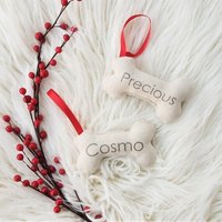 Hund Knochen Weihnachtsanhänger, Personalisierte Haustier Personalisierter Christbaumschmuck, Hunde Name 1. Weihnachtsschmuck von LovebugHandmade