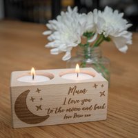 Personalisiertes "I Love You To The Moon & Back' Kerzen-Set Aus 2 Teelichthaltern Geschenk Perfekt Für Muttertag Mutter/Nan Schwester Holzgravur von LovebyLaser