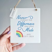 Nhs Regenbogen Ruhestandsgeschenk - Vergessen Sie Nie Den Unterschied, Gemacht Haben Personalisierter Name Und Daten Krankenschwester Arzt Nhs von LovedByPot