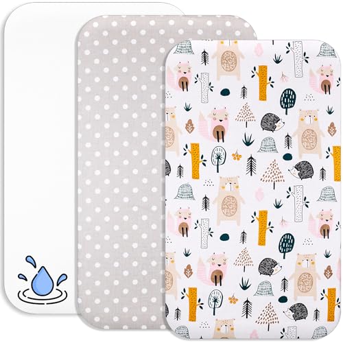 Lovely Hippo 2X Spannbettlaken 83x50cm 100% Baumwolle + 1X Matratzenschoner 100% wasserdichtem Material - Set 3X - Kompatibel Chicco, Kinderkraft (Waldtiere, 50 x 83 cm) von Lovely Hippo