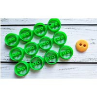Ausstechform Zum Ausstechern. Mit Knöpfen. Ein Set Von Ausstechformen 2 Löchern von LovelyCookieCutter