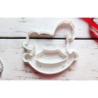 Pferd Cookie Cutter, Schaukelpferd Steckenpferd Fondant Stempel 3D Gedruckter Cutter von LovelyCookieCutter
