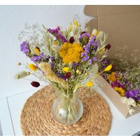 Trockenblumenarrangement, Letterbox Getrocknete Blumen, Wildblumenstrauß, Do It Yourself, Diy Blumenkasten, Konservierte Blume, Herbststrauß von LovelyFlowerUA