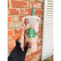 Rosa Kirschblüten Blumen Starbucks Cup | Geschenk Für Daisy Liebhaber Und Beste Freundin Süße Sakura Blumentasse Wiederverwendbarer Becher von LovelyJENs