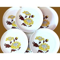 6 Flache Teller Von Sovirel Mit Gänseblümchendekor, 1970Er Jahre von LovelyPreciousTime