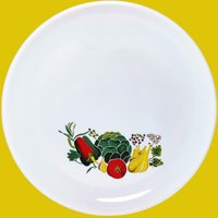 Sovirel Pyrex Runde Kuchen-/Servierplatte Mit Gemüsedekor, 1970Er Jahre von LovelyPreciousTime