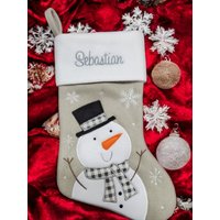 Nikolausstiefel/Weihnachtsstrümpfe Mit Deinem Wunschnamen Bestickt, Schneemann, Personalisiert, Xmas, Weihnachten, Nikolaus Nikolausstiefel/Weihnachtsstrümpfe Mit Deinem Wunschnamen Bestickt, Schneemann, Personalisiert, Xmas, Weihnachten, Nikolaus von LovelyPresentsShop