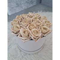 Blumen Hutschachtel, Rose Blumenstrauß, Housewarminggeschenk, Personalisiertes Geschenk, Heimdekoration, Handgemachtes Dekor, Kunst von LovelyUpcycledgoods