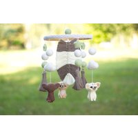 Gefilzte Babymobile Mit Chihuahua. Kinderzimmer Mobile Hergestellt in Makramee Und Filztechniken. Baby-Dusche-Geschenk von LovelyWoolToys
