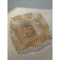 Vintage Blass Orange Farbe Wellig Glas Bonbonniere Vintage Blass Orange Farbe Wellig Glas Bonbonniere von LovewhatIdoTreasures