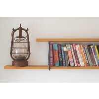 Hangin' Around | Bücherregal Aus Stahl Und Holz von LowKeyFurniture