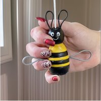 "Handgemachte Hummel "Lichterkette" Aus Holz Mit Schnur & Stecker." "Handgemachte Hummel "Lichterkette" Aus Holz Mit Schnur & Stecker." von LowgyLightPulls