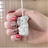 Weiß/Elfenbeinfarbener Keramik Koala Lichtgriff Mit Kordel & Verbinder von LowgyLightPulls