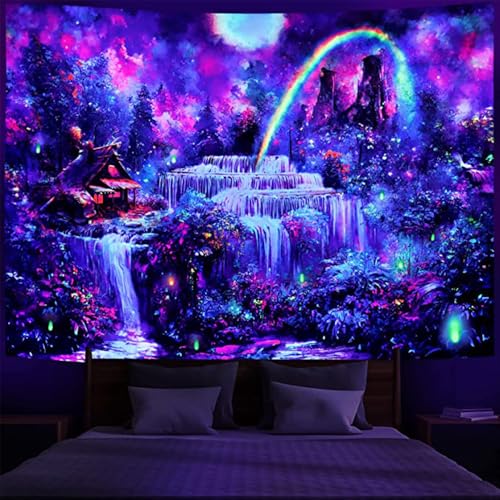 Lsimeru Fluoreszierend Wandteppich Fantasy Wald Hütte Wasserfall Forsthaus Wandbehang Regenbogen Sonne Landschaft Wunderland Wanddeko Wandkunst für Wohnzimmer Schlafzimmer Lsimeru Fluoreszierend Wandteppich Fantasy Wald Hütte Wasserfall Forsthaus Wandbehang Regenbogen Sonne Landschaft Wunderland Wanddeko Wandkunst für Wohnzimmer Schlafzimmer von Lsimeru