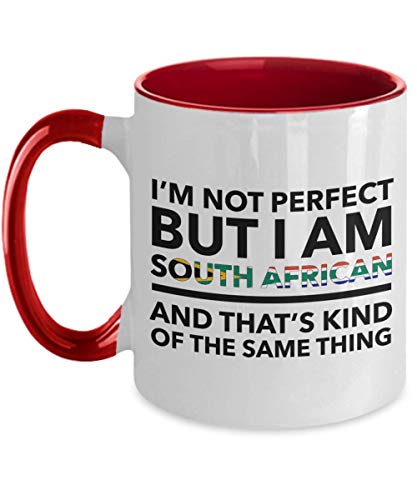 Südafrikanische Tasse – ich bin perfekt, aber ich bin Südafrikaner und das ist irgendwie dasselbe – südafrikanische Kaffeetasse – Südafrika-Geschenk – zweifarbig von Lsjuee