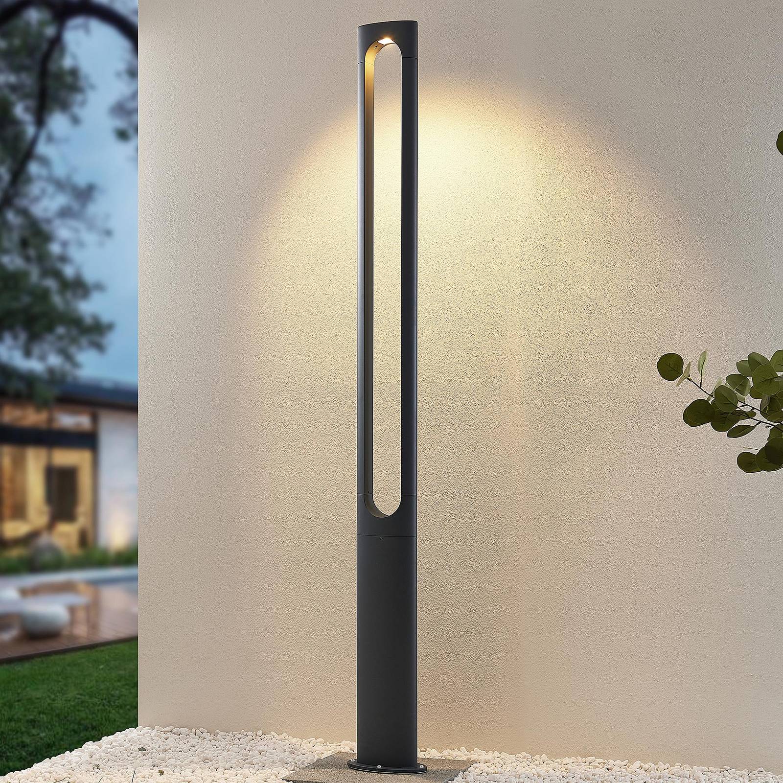 Lucande Dovino LED-Mastleuchte, 200 cm von LUCANDE