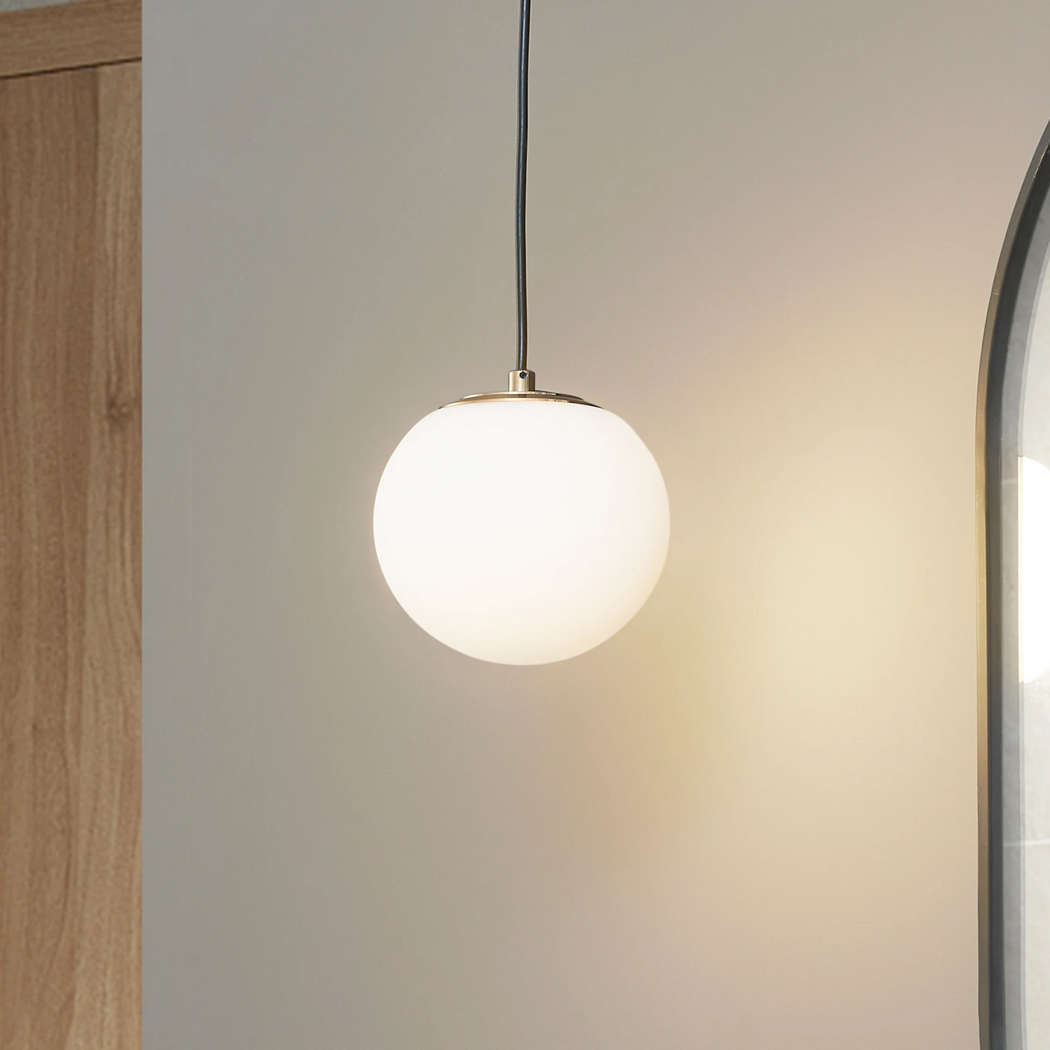 Lucande Hängelampe Bidolo Hängeleuchte Deckenlampe Messingfarben Glas 15 Cm Ip44 B-Ware von Lucande