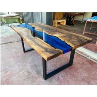 Sonderanfertigung Dunkel Walnuss Blau Transparent Epoxidharz Tisch - Fluss Esstisch Couchtisch Bürotisch %100 Handmade von LucarellaWoods