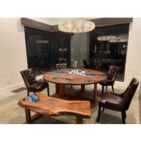 Sonderanfertigung Dunkle Walnuss Live Edge Blue Ocean River Epoxy Tisch-/Bankset Mit Rundem Durchmesser - Spezielle Walnussbeine -Dining Set -%100 von LucarellaWoods