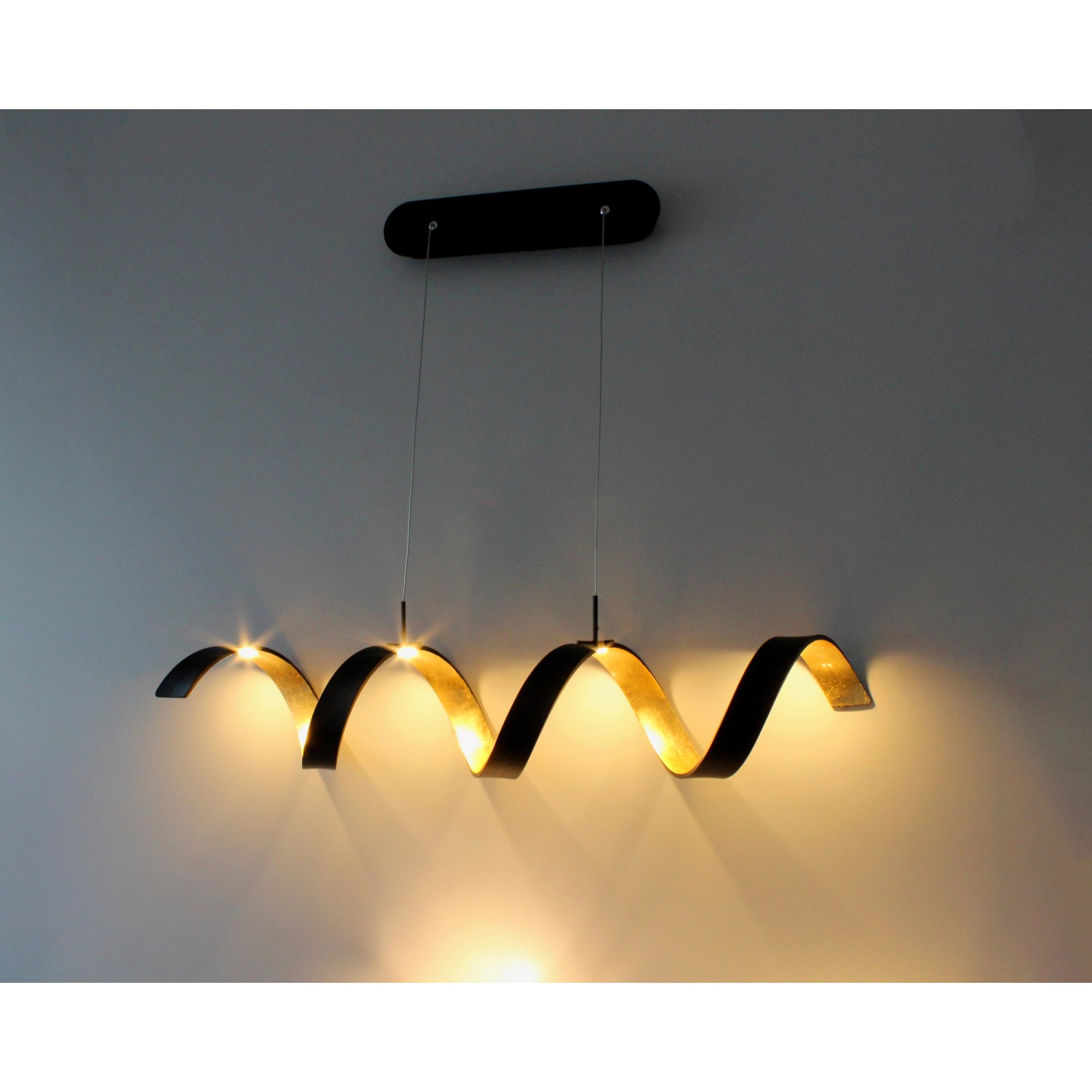 Luce Design LED-Pendelleuchte Helix Schwarz-Gold 120 x 80 x 13,5 cm von Luce Design